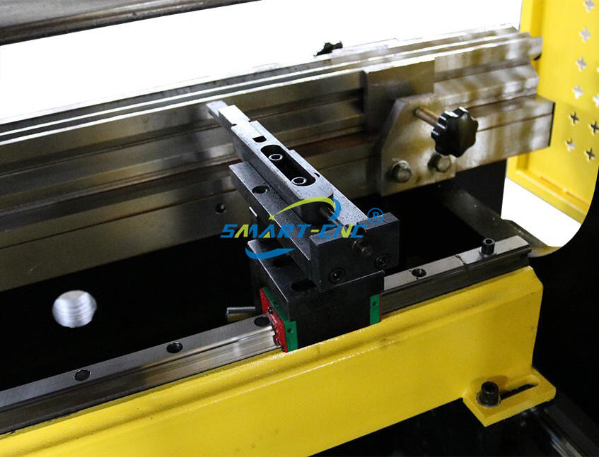 Horizontal Busbar Steel Cutting And Bending Press Brake Machine Fully Automatic Electric Power